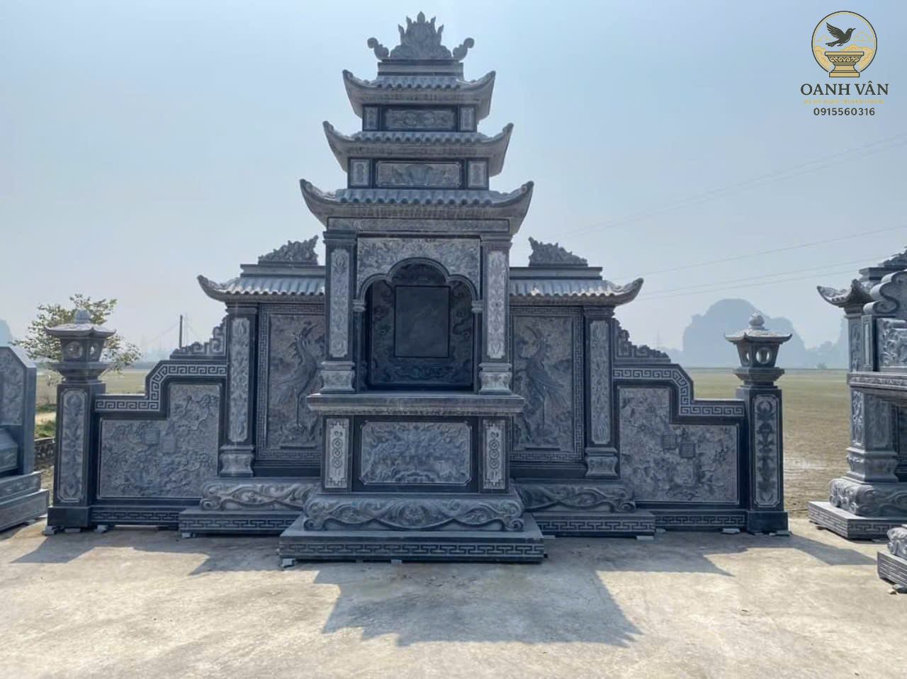 Lăng thờ đá ba mái chạm khắc hoa văn của Đá Mỹ Nghệ Oanh Vân
